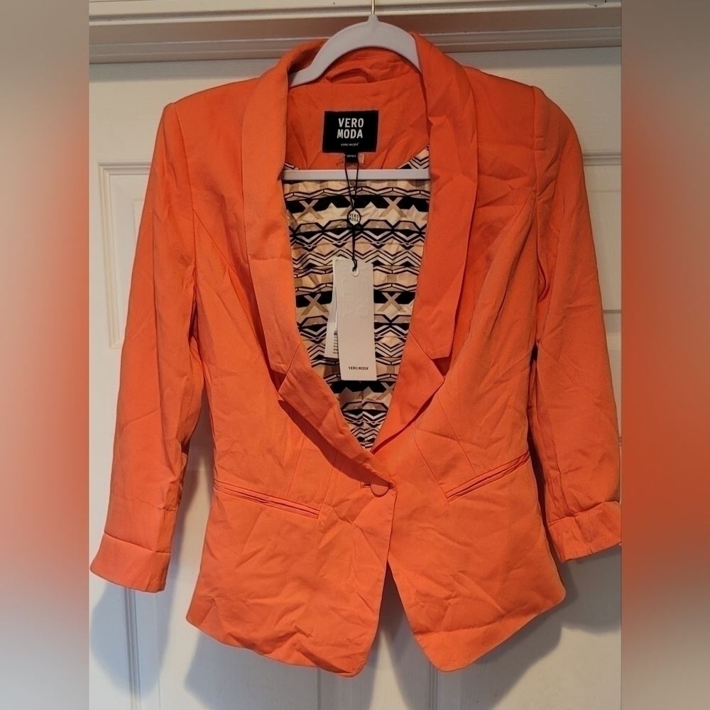 NWT Women's Vero Moda Salmon Colored Severe 3/4 Sleeve Blazer Size XS 165/84A